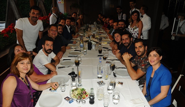 Kalk Gidelim ekibi yeni sezon öncesi akşam yemeğinde bir araya geldi!