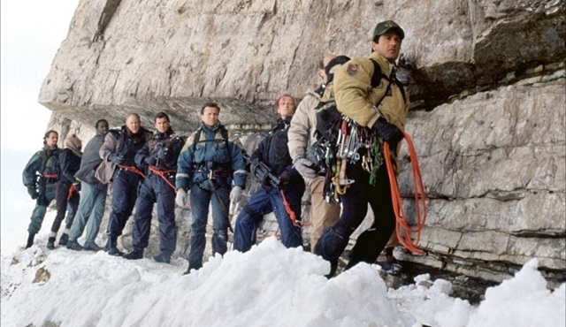 Sylvester Stallone'nin başrolünde oynadığı Dağcı, ATV'de ekrana geliyor!