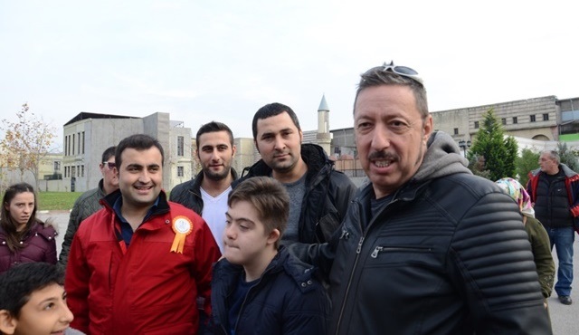 Genç İzmitliler Platformu, Dünya Engelliler Günü’nde Payitaht setini ziyaret etti!
