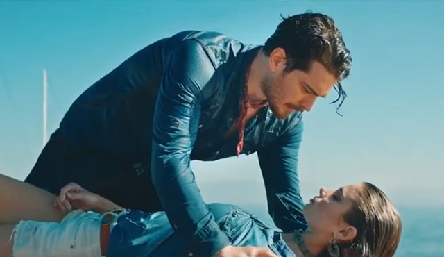 Çağatay Ulusoy'dan yeni Colin's reklamı: Bize uyar