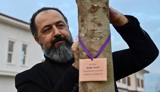 Filinta’nın ‘Kadı Gıyaseddin’i Mehmet Özgür EXPO 2016'ya ağaç dikti!
