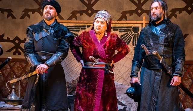 Diriliş Ertuğrul çarşambanın zirvesinde!