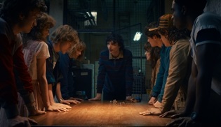 Netflix, dizinin hayranlarını Stranger Things deneyimine davet ediyor!