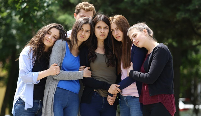 Orphan Flowers | It is trial day for Eylül and Kemal 