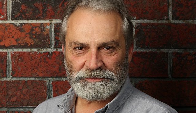 Haluk Bilginer: Kendimizi çözemeden öleceğiz