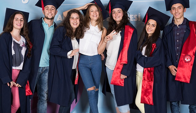 Serenay Sarıkaya, Trabzon'da: Hayallerine dikkat et, her an gerçek olabilir!