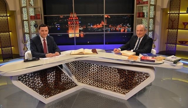 “Bayraktar Hoca ile Kur’ân-ı Kerîm’i Anlamak” Ramazan ayı boyunca Kanal D’de!