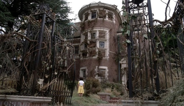 American Horror Story evinde bir gece geçirebilirsiniz!