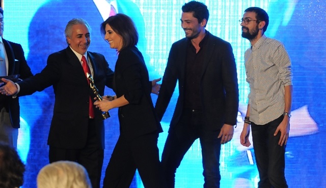 İlişki Durumu: Karışık'a “Yılın En İyi Komedi Dizisi” ödülü!
