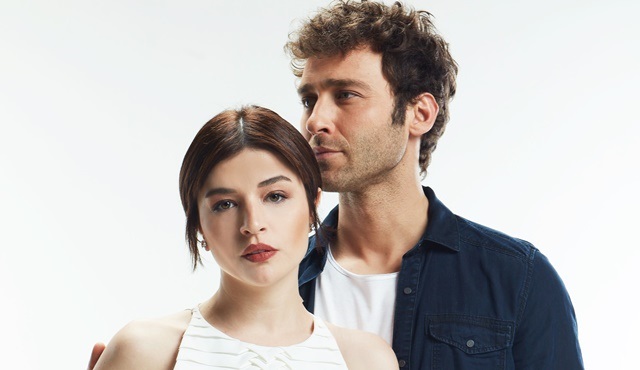 Gonca Vuslateri ve Seçkin Özdemir, Tehlikeli Karım dizisi için bir araya geldi!