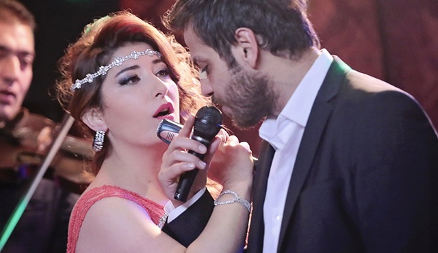 Karlos ve Yaren, 7 yıl öncesinden bir düetle yeniden sahnede veee...
