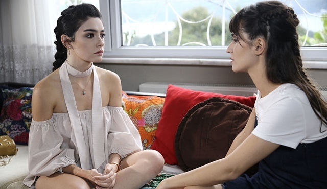 Yüksek Sosyete | Cansu thinks Kerem betrayed her 