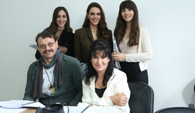 Üç Kız Kardeş