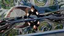 Tom Cruise binadan atlarken sakatlandı!