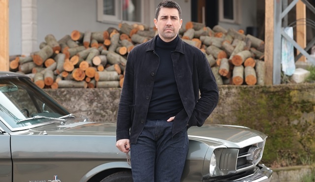 Çağlar Ertuğrul, yeni projesi Çirkin'i ve karakterini anlattı!