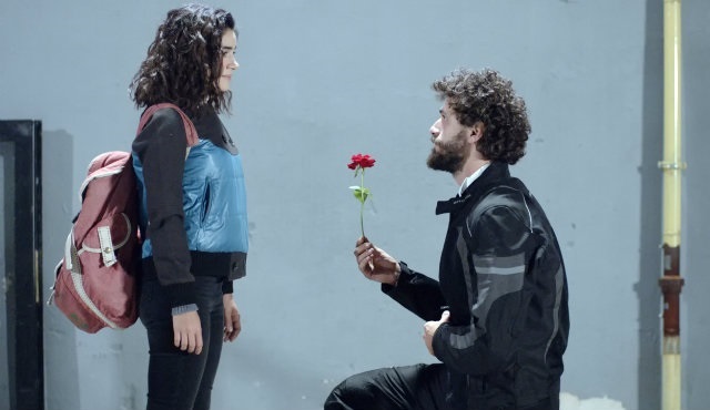 Sosyal TV | Seviyor Sevmiyor yerini kaptırmıyor!