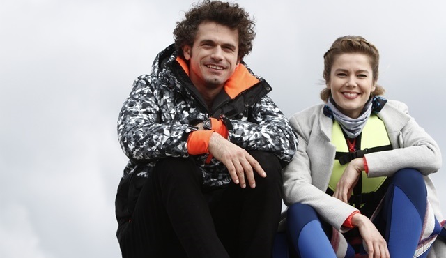 Burcu Biricik, 8. Gün dizisi için parasailing yaptı!