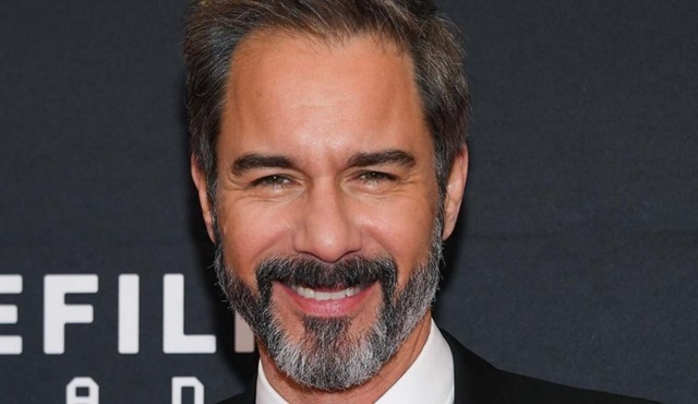 Eric McCormack, Netflix dizisi Atypical'ın 3. sezonunun kadrosuna dahil oldu