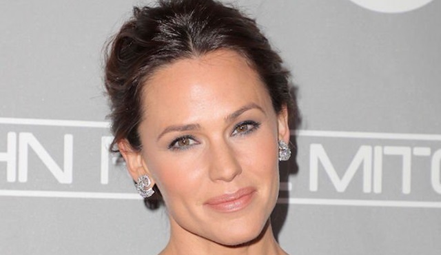 Jennifer Garner, HBO dizisi Camping ile televizyona dönüyor