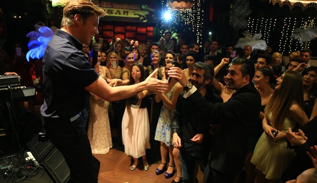 Paramparça'dan Sinan Akçıl sürprizi