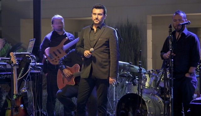 Gökhan Tepe, TRT1'in yeni dizisi Kalk Gidelim'in ilk bölümüne konuk oldu!