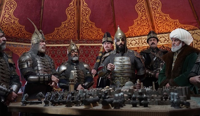 Mehmed: Fetihler Sultanı'nda bu hafta Fatih gemileri karadan yürütüyor!