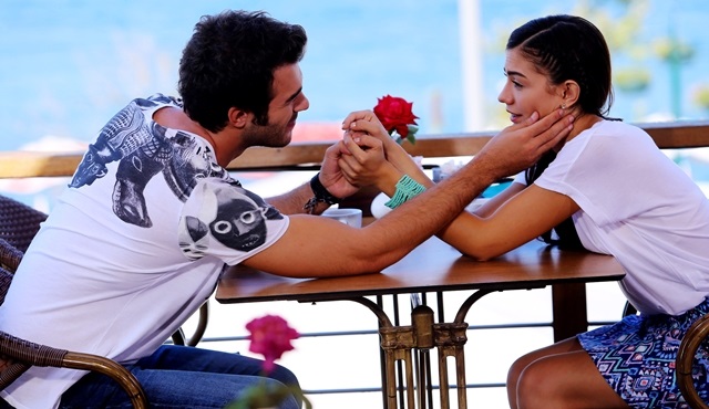 Çilek Kokusu: Aslı and Burak are back together!