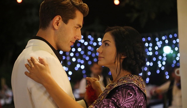 No: 309 | Lale throws a bridal henna party 