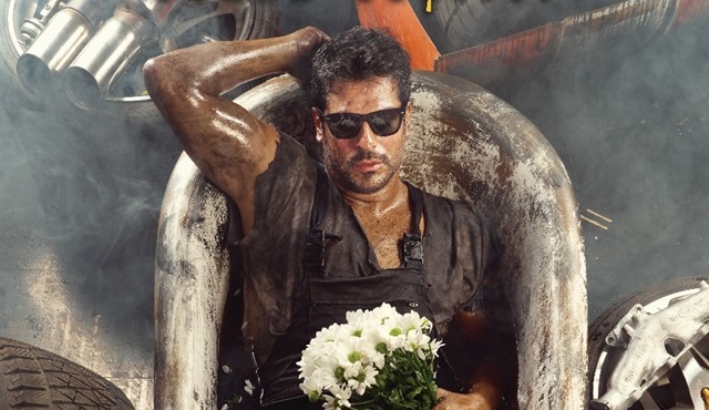 Burak Özçivit, İstanbul’un En Güzel Kızı ile tiyatro sahnesinde!