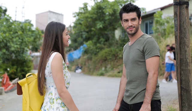 N'olur Ayrılalım | Azize is cast for the role that will change her life