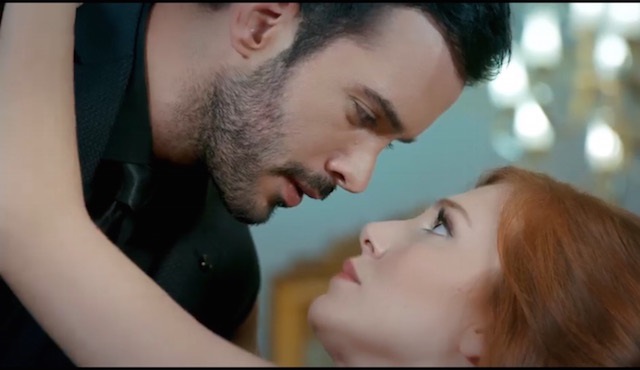 Sonsuz aşkımızın ilk yıldızı kayıyor sevgilim, izle!