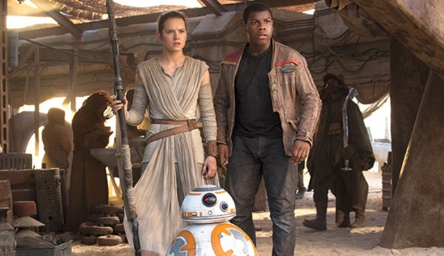 Star Wars: Bölüm VII - Güç Uyanıyor'dan heyecan dolu bir tanıtım daha geldi