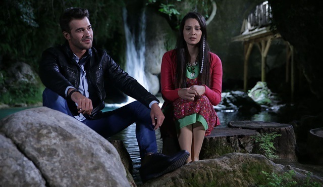 LadyVille | Ferit rushes to İlkgün's help