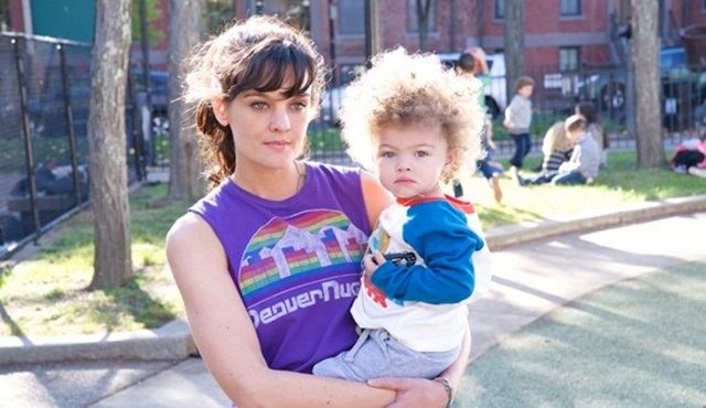 Showtime, SMILF dizisine ikinci sezon onayı verdi