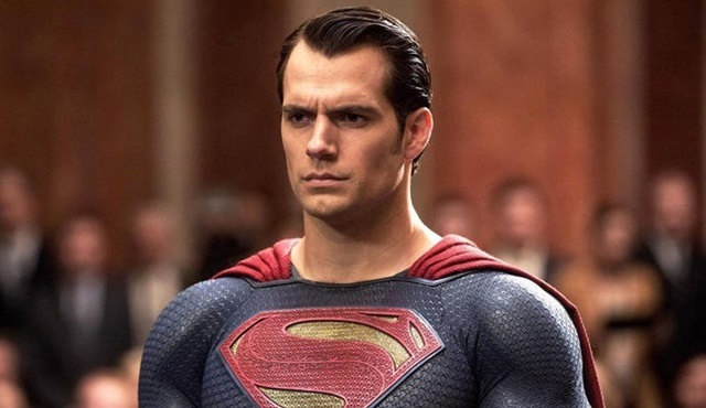 Henry Cavill'siz yeni Superman filmi geliyor
