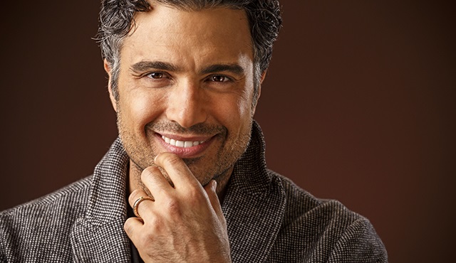 Jaime Camil: Darcy hamile kaldı, yani Jane the Virgin'e yeni bir bebek geliyor...