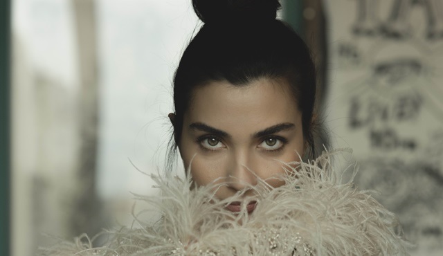 Tuba Büyüküstün, Call My Agent dizisine konuk olacak!