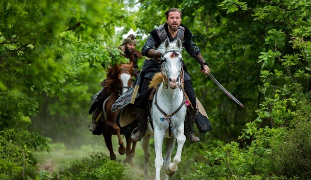 Diriliş 'Ertuğrul' : Raid at the cave reveals a message from Noyan