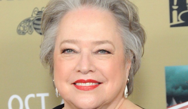 Kathy Bates, Ryan Murphy'nin yeni dizisi Feud'un kadrosuna katıldı