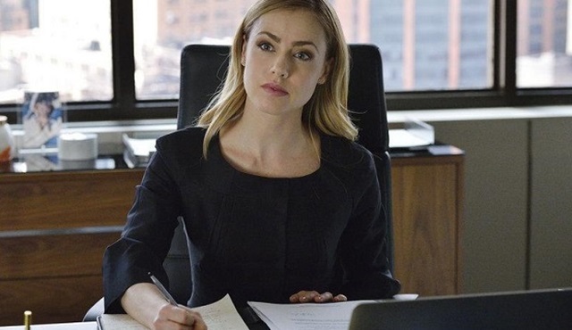 Amanda Schull, Suits'te ana kadro oyunculuğuna terfi etti