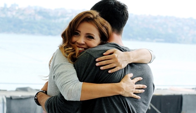 Adı Mutluluk: The two lovers are about to make a huge mistake