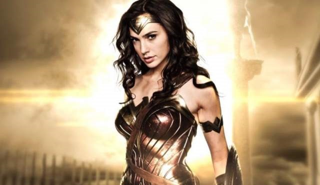 Gal Gadot Warner Bros'a rest çekti!