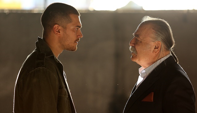 İçerde | Sarp makes a choice between fast revenge and slow destruction 