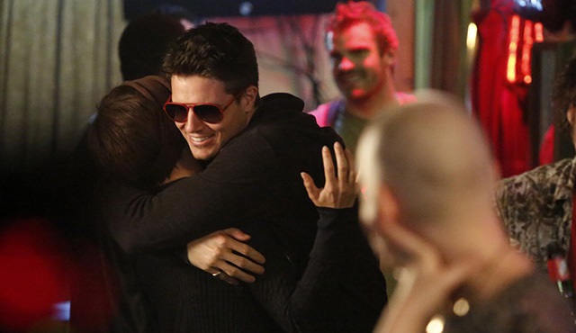 Robbie Amell, Chasing Life'a konuk oluyor