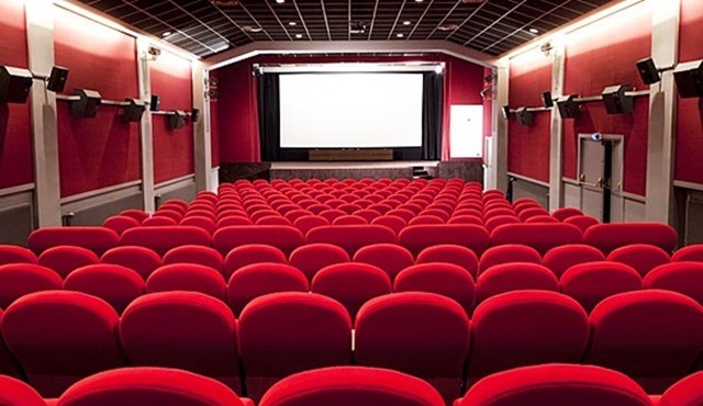 Sinema salonları 2017 yılına rekorla başladı!