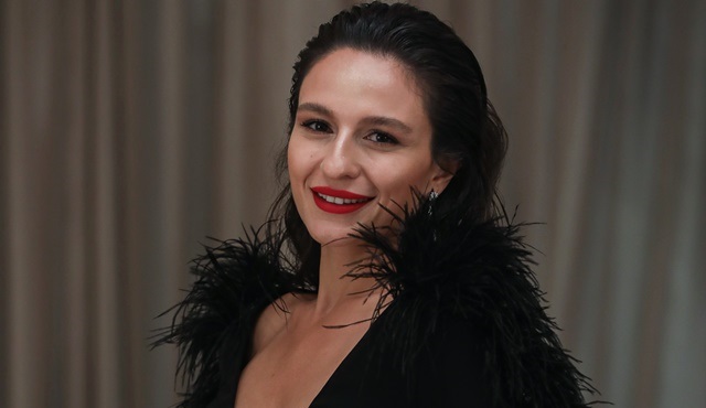 Selin Yeninci, 'En iyi yardımcı kadın oyuncu' ödülünü kazandı!