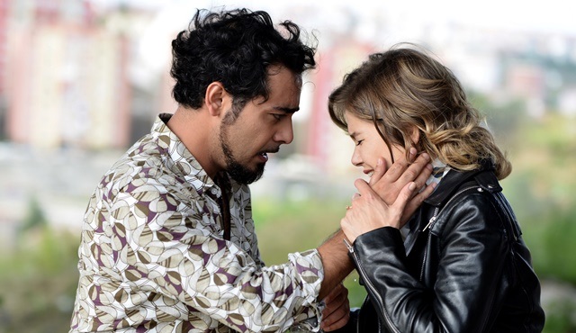 Flames of Desire | Mahir tries to stop Hülya's crazy plans 