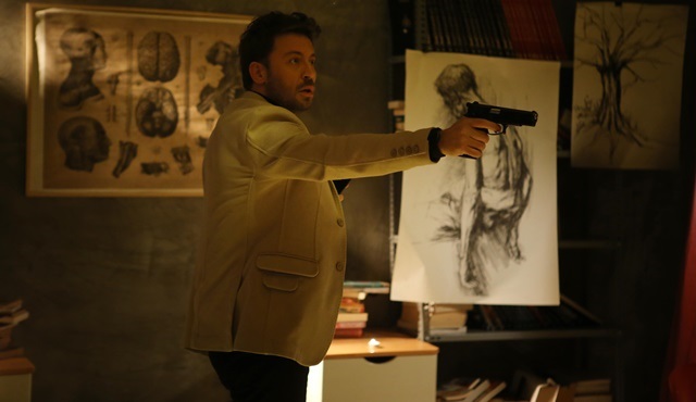 Poyraz Karayel | Poyraz tries to expose Neşet's true colors