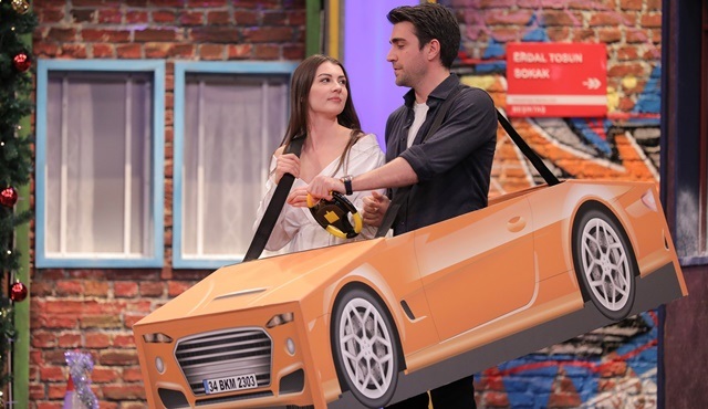 Ünlü isimler Çok Güzel Hareketler 2'nin yılbaşı özel programına konuk oluyor!