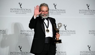 47. Uluslararası Emmy'de En iyi Erkek Oyuncu ödülünü Haluk Bilginer kazandı!